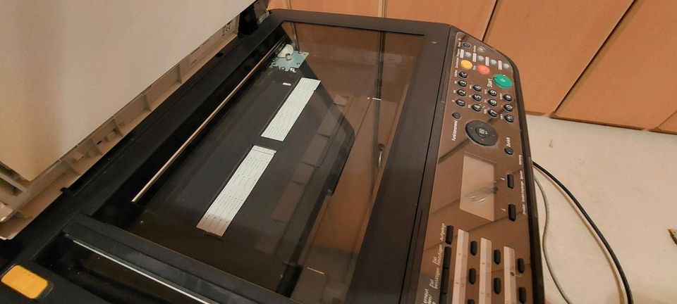 Laserdrucker mit Scanner inkl. Toner voll funktionstüchtig in Rennertshofen