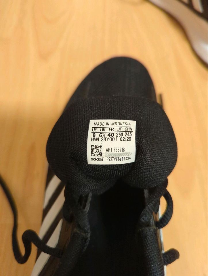 Adidas Schuhe Turnschuhe Größe 40 in Bad Doberan
