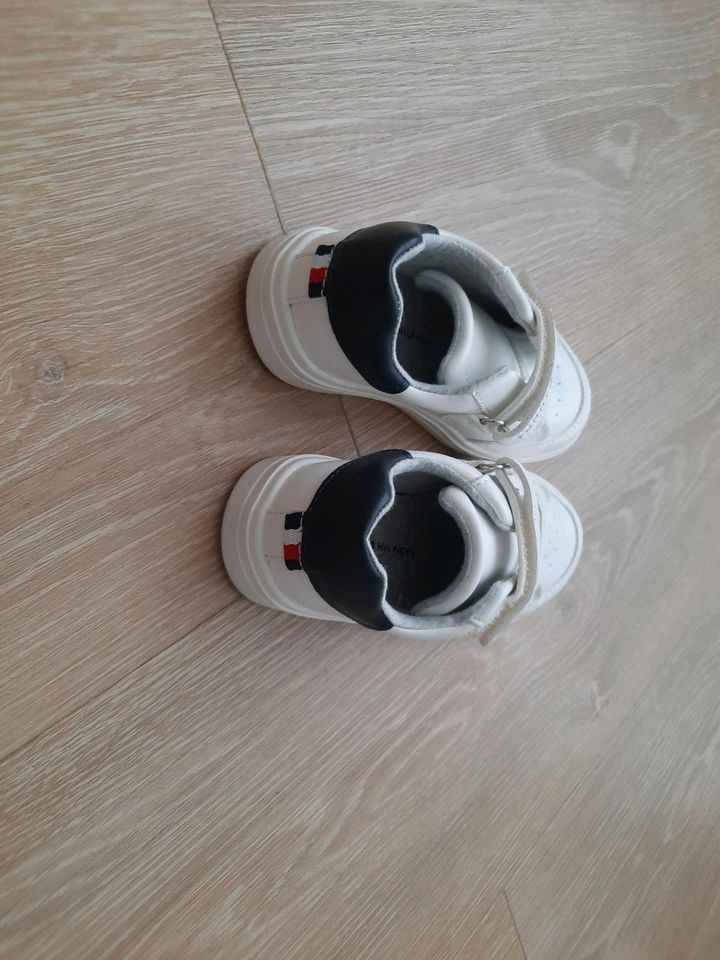 Kinder Schuhe 27 in Halsenbach