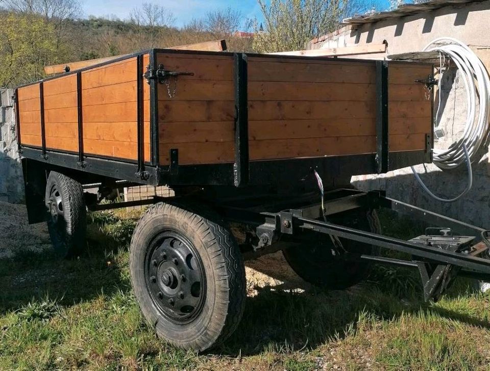 3t Traktor Anhänger Auflaufgebremst in Freyburg (Unstrut)