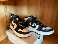 ⭐️ NIKE Sneaker Sportschuhe WEISS / SCHWARZ Gr. 39 Bayern - Ansbach Vorschau