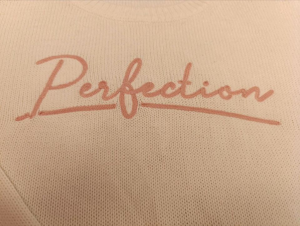 Perfection Pulli in Frankfurt am Main