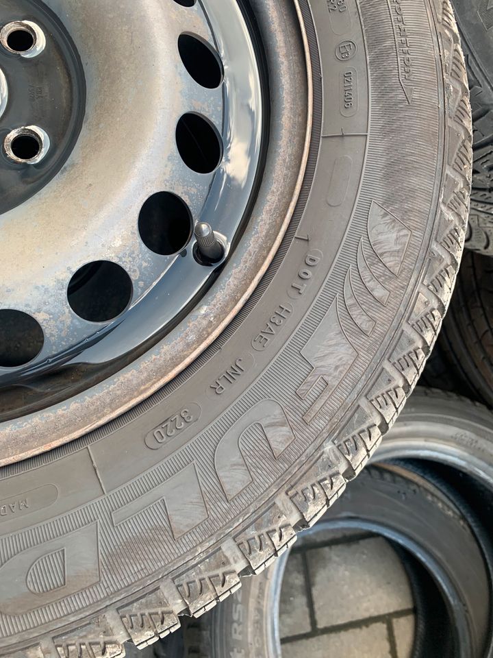Vw Golf 5/6 winterreifensatz mit Felge 195/65 r15 mit 6x15 et47 in BadenWürttemberg Schömberg