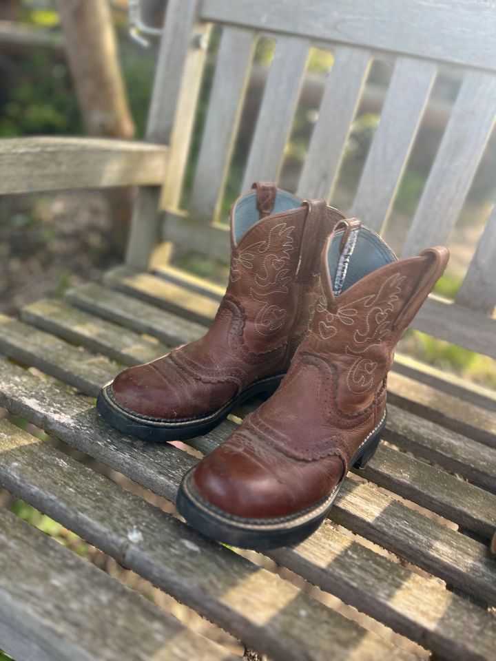 Ariat FAT Baby 37 in Windsbach