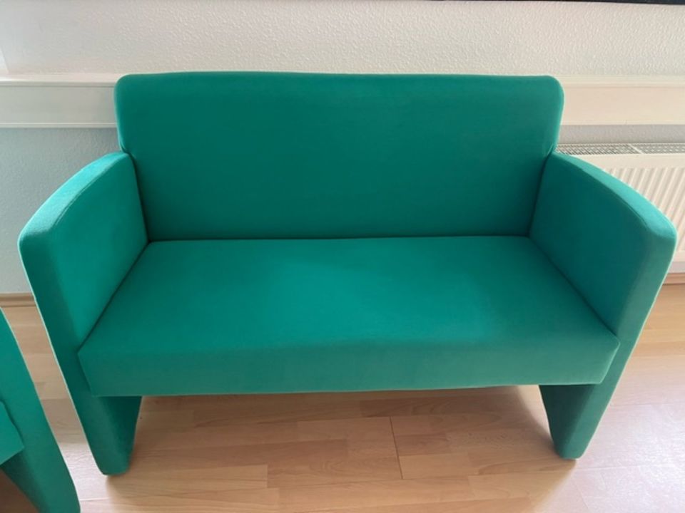 2-Sitzer und Sessel in Grün in Warendorf