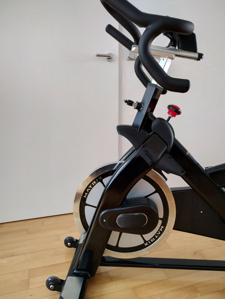 Studio SPINNING BIKE-Indoor Cycle-Fitnessrad-Heimtrainer MATRIX in Herzogenrath