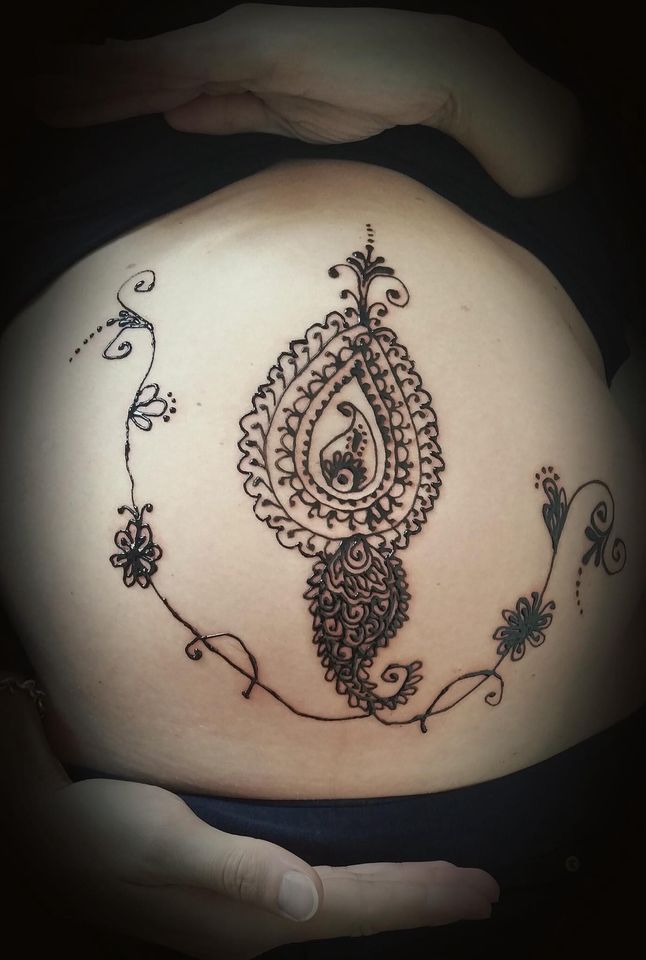 Henna Tattoo für Frauen und Mädchen in München