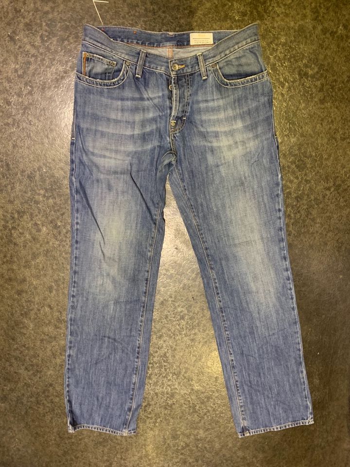 Hugo Boss Jeans / Jeans von Hugo Boss in Duisburg