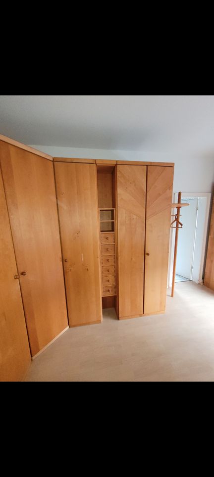 Schlafzimmer Massivholzmöbel komplett in Salzkotten