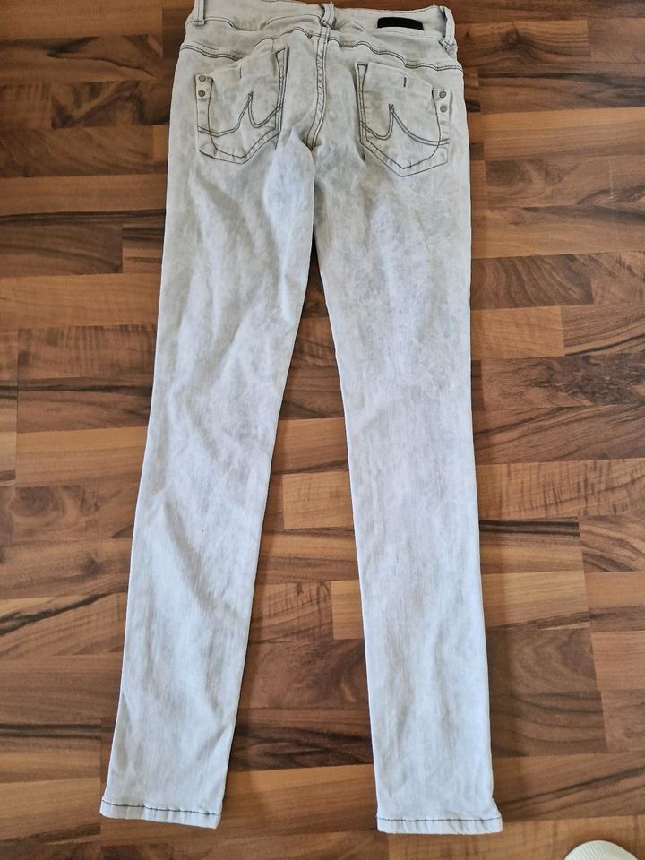 Jeanshose Jeans Hose Gr. 25/32 grau in Düsseldorf