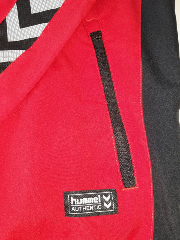 Trainingsjacke hummel 164 in Falkensee