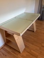 Schreibtisch aus Holz mit Glasplatte Baden-Württemberg - Waldkirch Vorschau