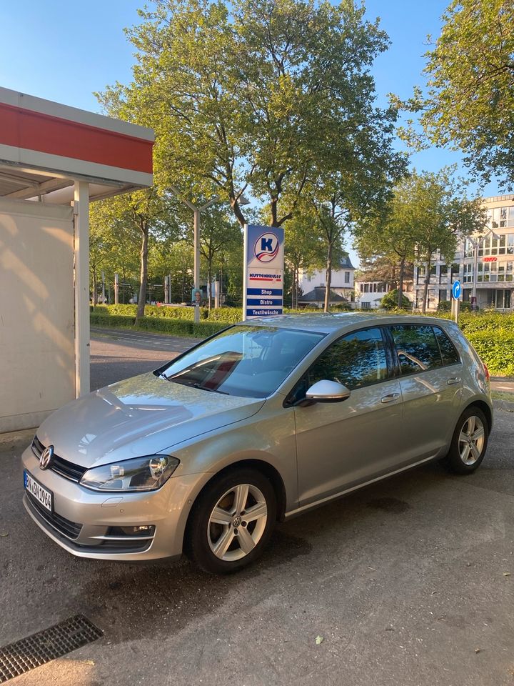 VW Golf 1.2 TSI Comfortline BlueMotion Technology in Bonn