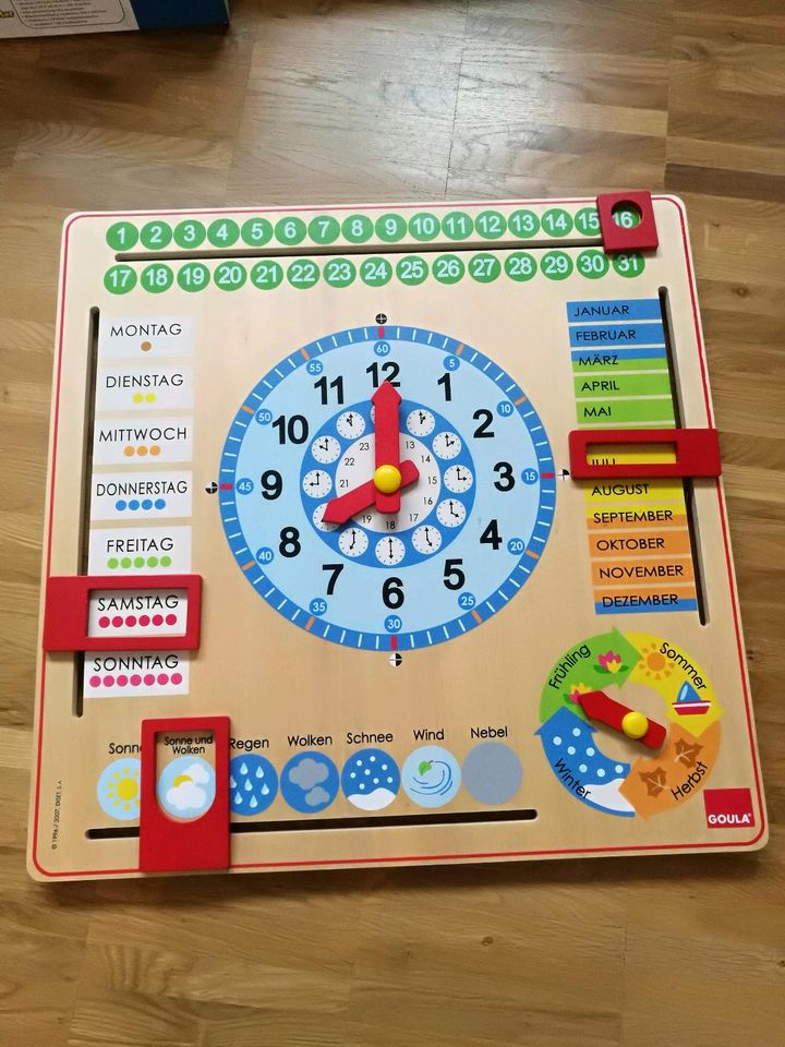 Kinder Kalender, Uhr, Jahreszeiten, NP:40 €, Lern-Spiel Holz in Baden-Baden