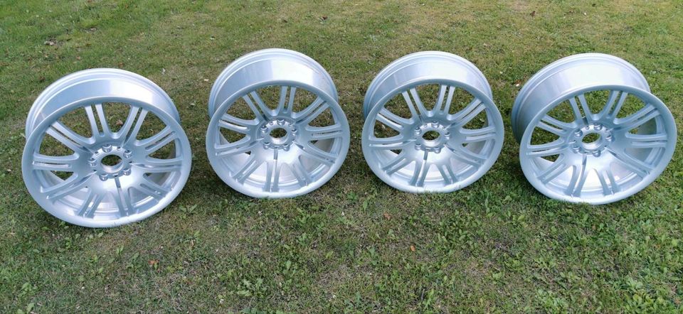 4x BMW M3 E46 19" Zoll Doppelspeiche Felgen ORIGINAL E90 NEU aufb in Extertal