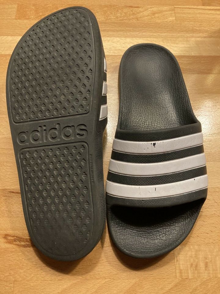 Adidas Badelatschen Kinder Adiletten in Dresden