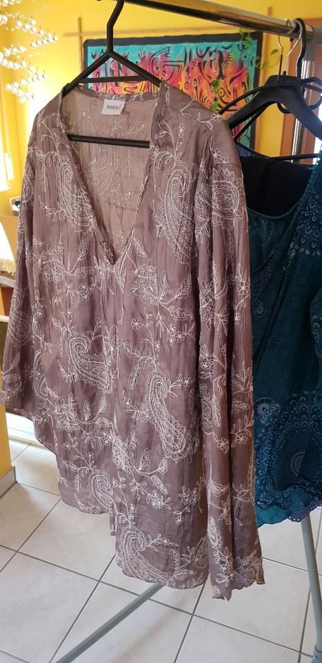 Tolle Bluse in taupe Farbe Gr 48-50 in Mainaschaff