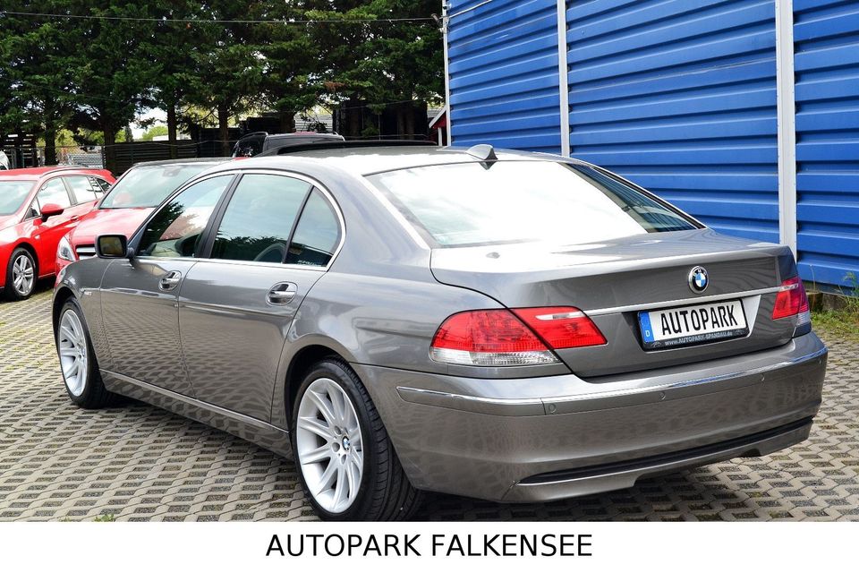 BMW 750 LI LANG VOLLAUSSTATTUNG LPG GAS EX-REGIERUNG in Falkensee