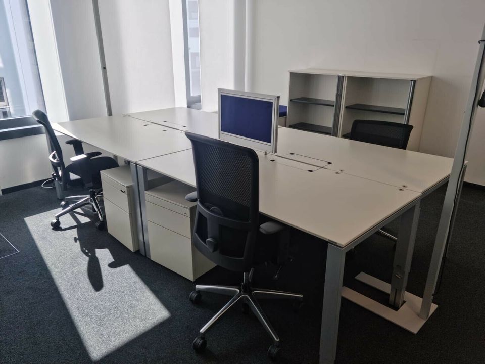 50 x Schreibtisch / Büromöbel / Büroeinrichtung / Büroauflösung in Linden