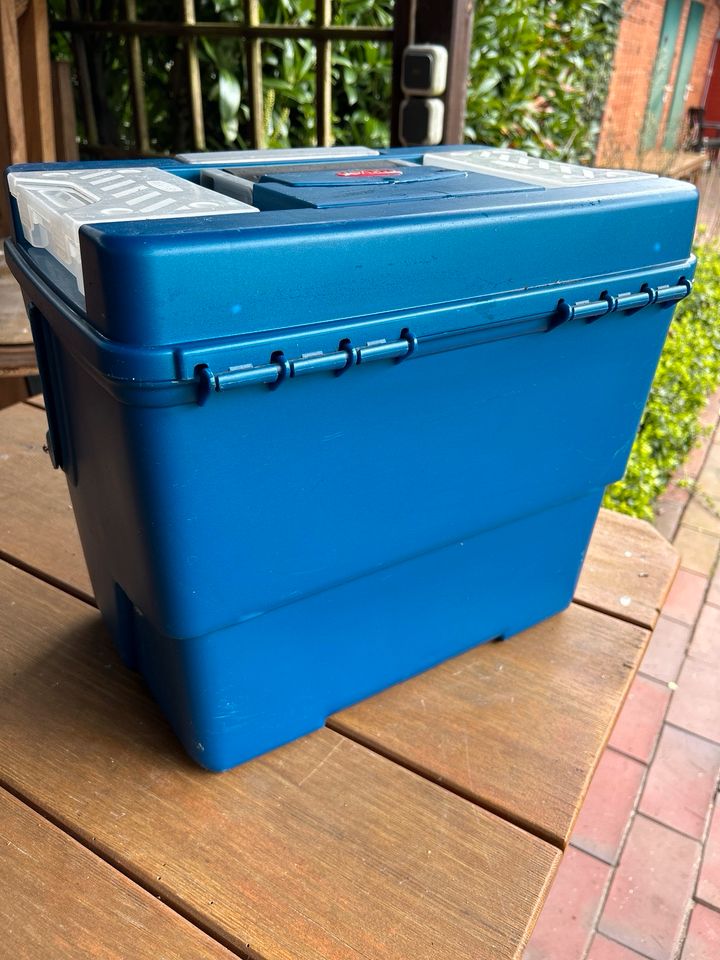 Ideal zum VATERTAG Werkzeugbox CURVER blau in Wardenburg