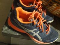 Asics Gel Rocket, Gr. 40, Neuwertig, Hallensport, 30 € Festpreis! Bayern - Olching Vorschau