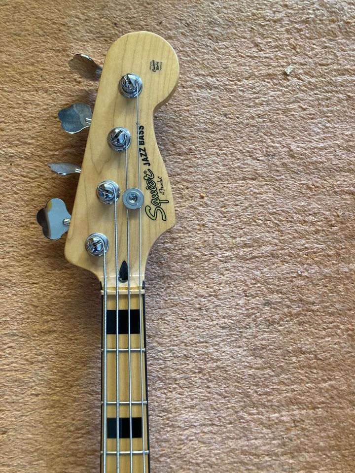 Squier/Fender vintage modified Jazz Bass arctic white in Freiburg im Breisgau