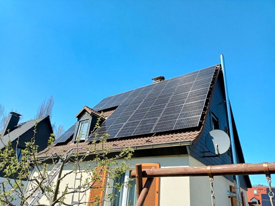 PV Anlagen Photovoltaik Wechselrichter Anlagen Module in Halle