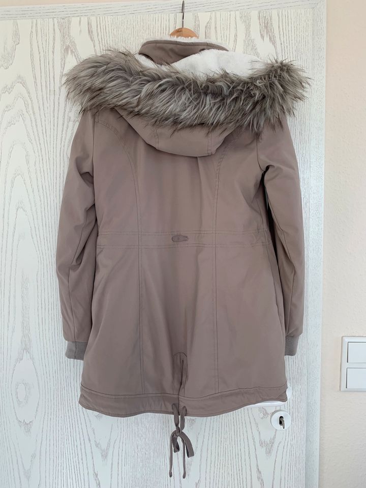 Hollister Parka mit Kunstpelzfutter Gr. S beige in Soest