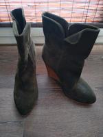Stiefeletten Echtleder von Zara mit Keilabsatz Gr. 41 Duisburg - Duisburg-Mitte Vorschau