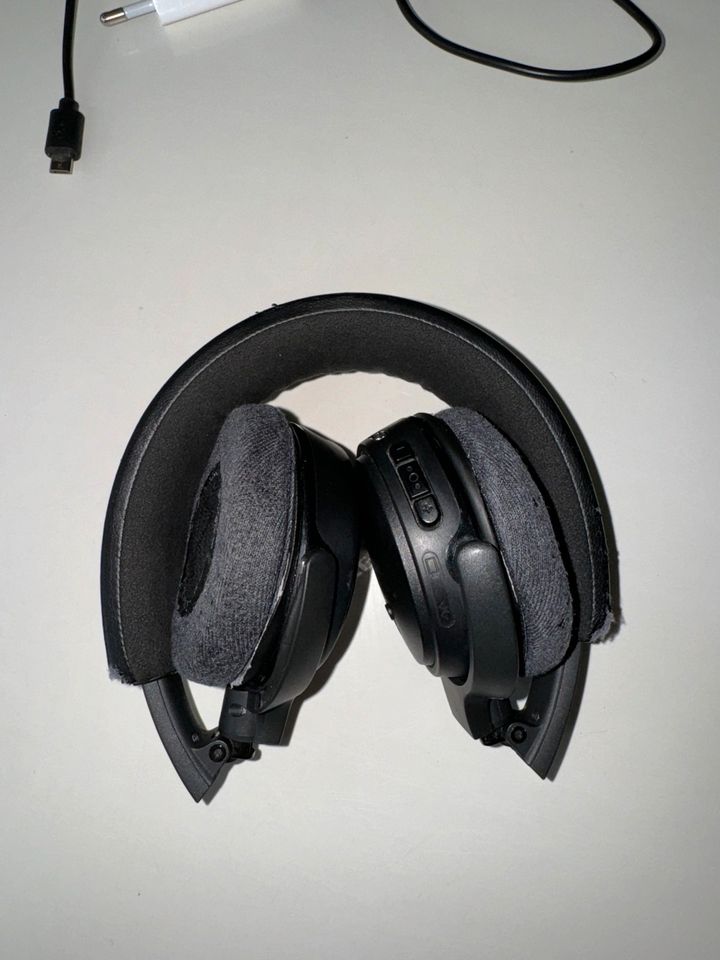 Bose on-ear wireless headphones Kopfhörer Np 285,99€ in Lastrup