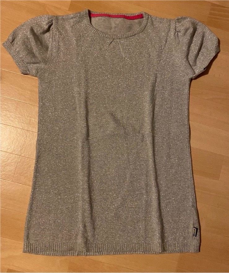 Long-Shirt Silber Glitzer Jakoo Größe 140/146 * neuwertig in Langen (Hessen)