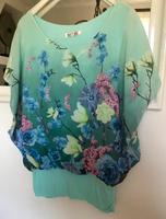 Sommerliche Bluse italienische Mode Mint Blumenprint gr L/XL Baden-Württemberg - Aalen Vorschau