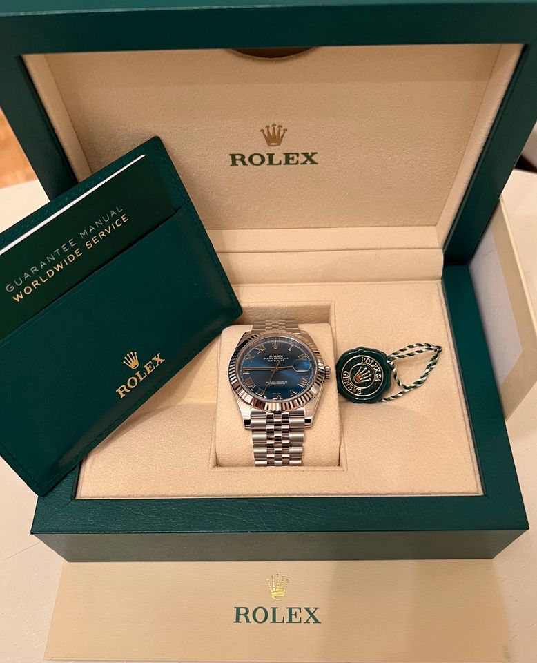 Rolex Datejust 41 Azzurroblau, Jubilee-Band, geriffelte Lünette in Gröbenzell