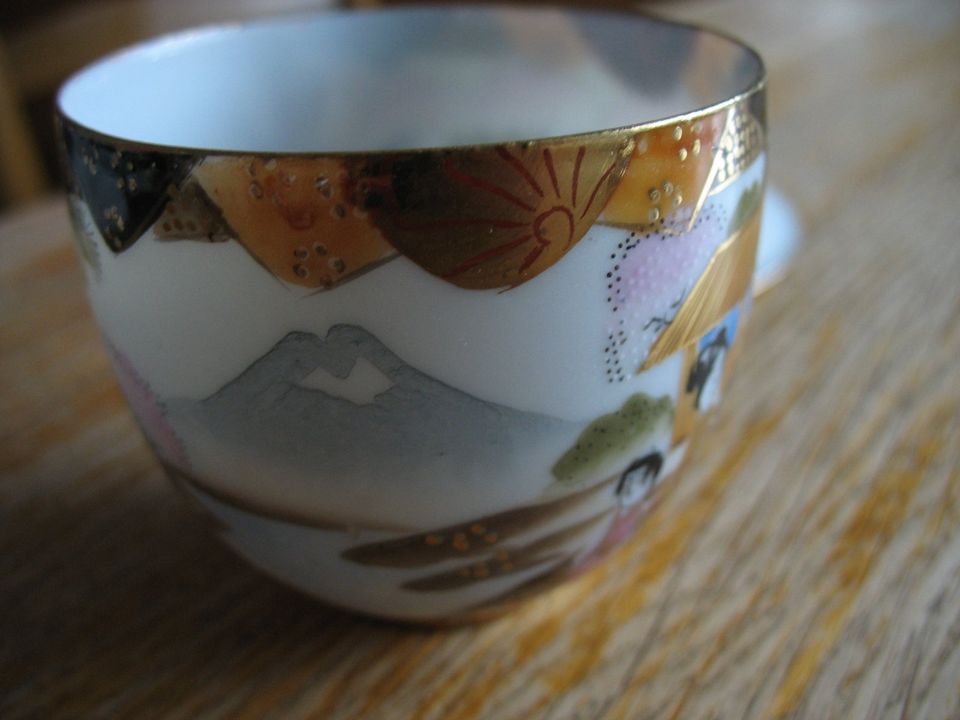 sehr schöne alte Tasse Teetasse Porzellan in Nordenham