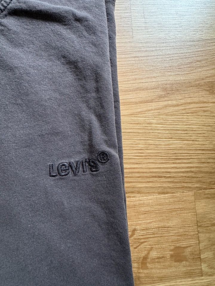Levi’s relaxed T-Shirt, gesticktes Logo, braun in Köln