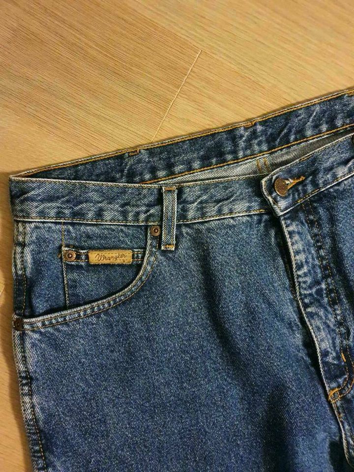 Wrangler Jeans blau Größe 36 / 34 in Emerkingen