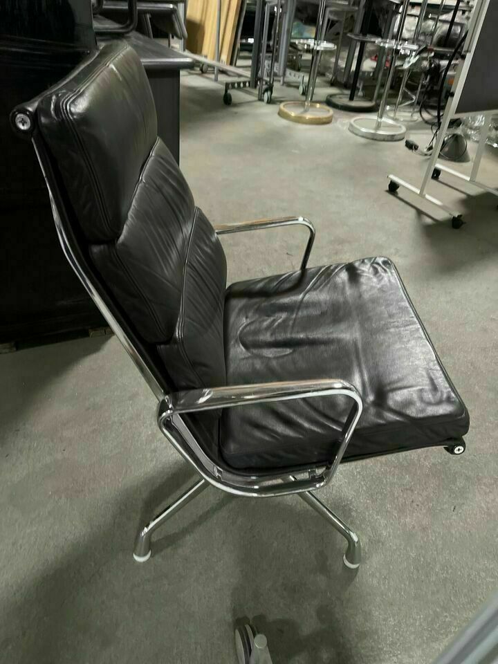 Vitra Lounge Stuhl Sessel Alu-Chair EA-215 Leder Soft-pad Chrom in Offenbach