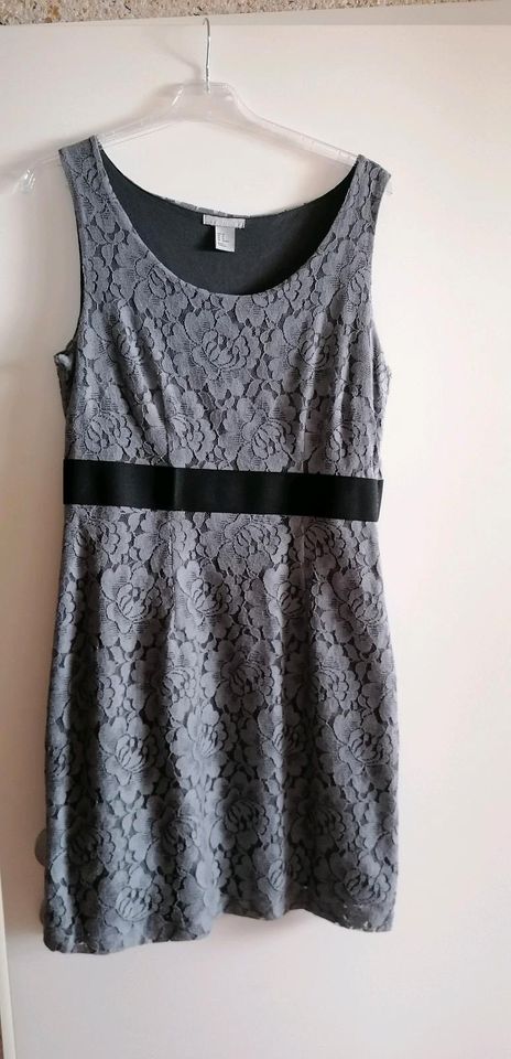 Spitzen KLEID von H&M in grau in Weiler bei Monzingen