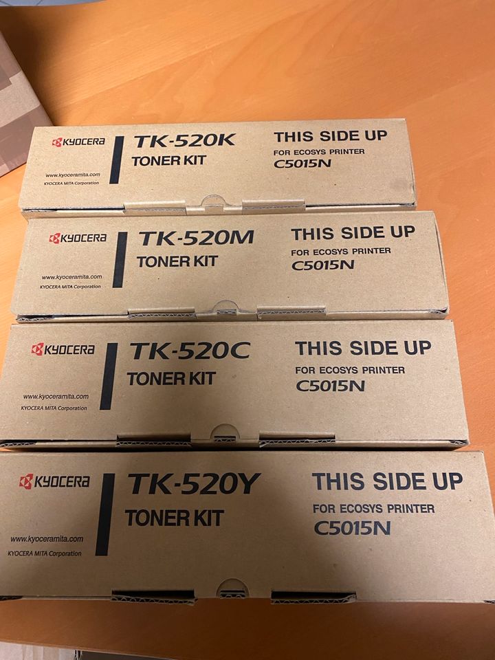 4 x Tonerkartuschen Original Kyocera TK-520 in Waghäusel