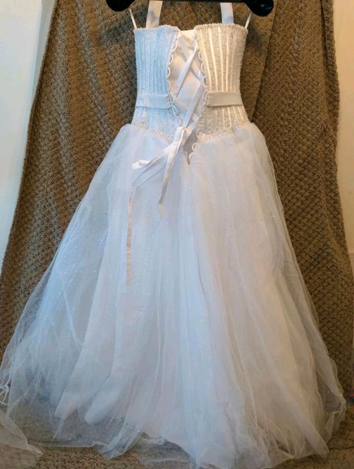 Brautkleid Hochzeitskleid 42/44 schneeweiß in Neuss