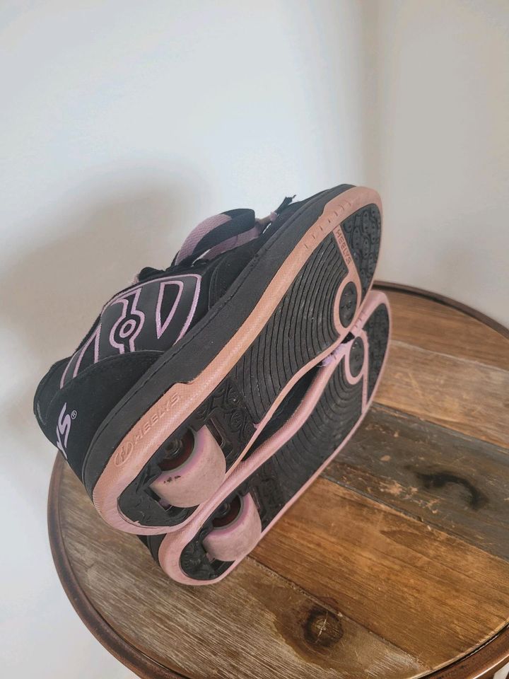 Heelys Schuhe Rollschuhe 34 in Düsseldorf