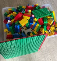 Lego Duplo große Kiste voll und 2 große Bauplatten Ludwigslust - Landkreis - Hagenow Vorschau