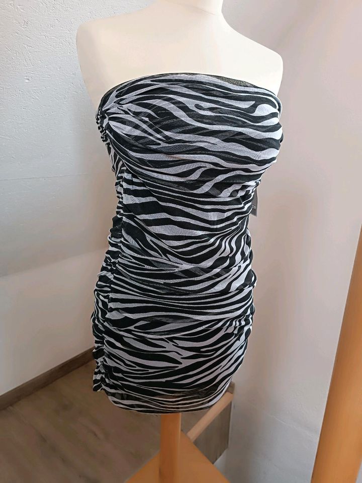 Bandeau gerafftes Kleid trägerlos animal print schwarz weiß - Neu in Lichtenau Mittelfr