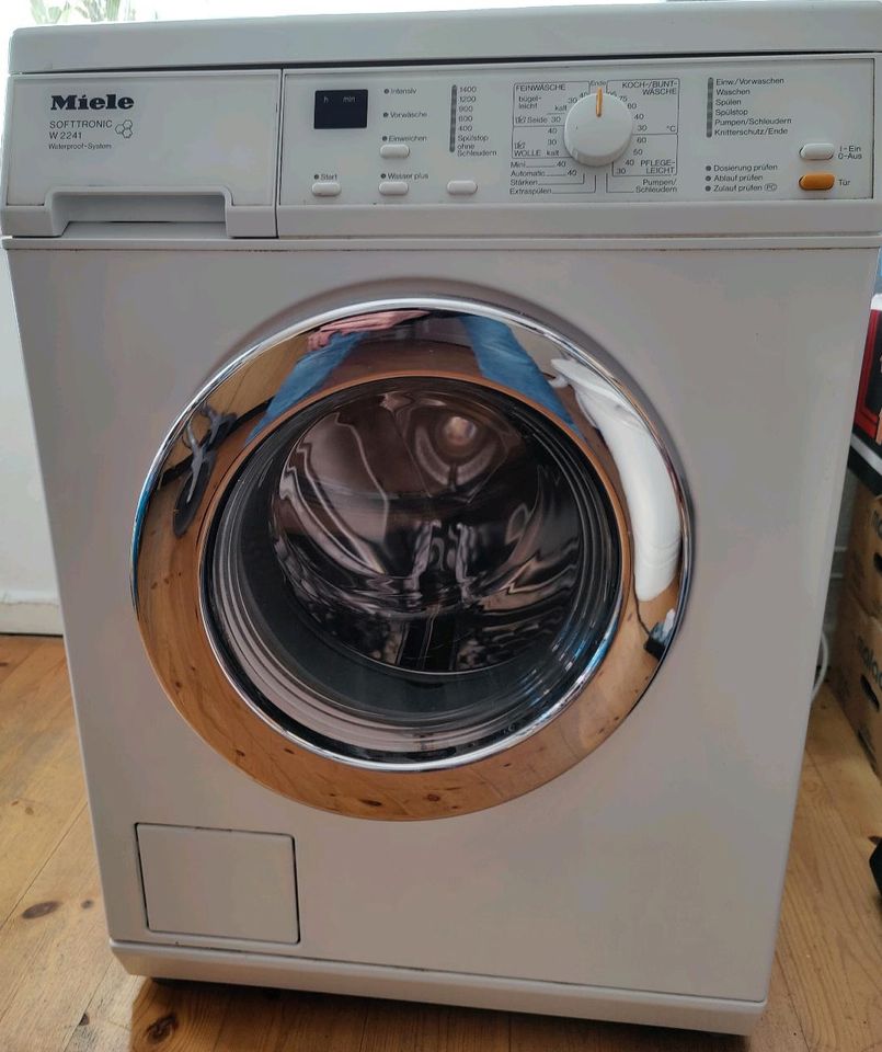 Waschmaschine Miele Softronic W2241 in Hamburg