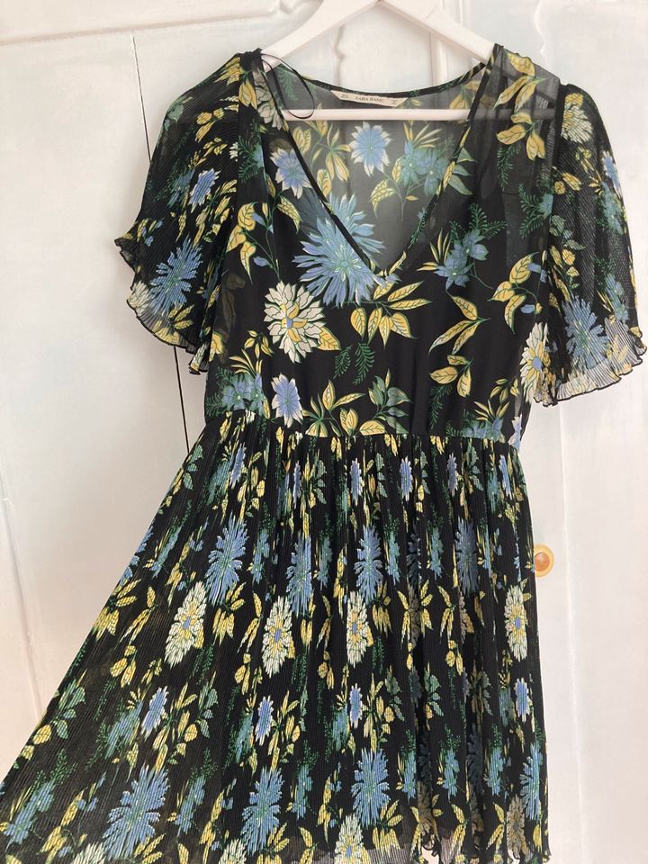 Zara Sommerkleid Blumenprint in Bielefeld