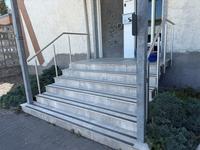 2 Edelstahl-Handläufe Nordrhein-Westfalen - Bad Salzuflen Vorschau