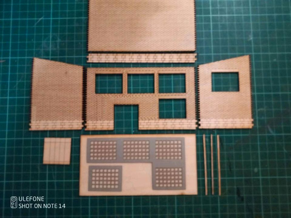 H0 Fabrik Lagerhalle Lasercut f. Modelleisenbahn in Wiesbaden