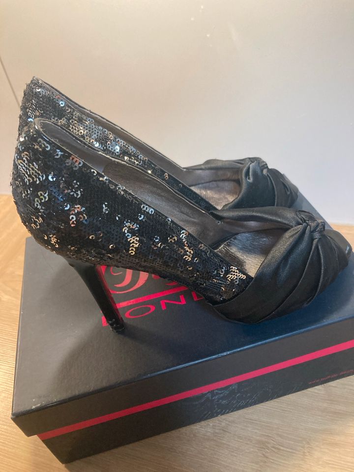 Buffalo London High Heels schwarz Pailletten Satin Schleife in Berlin