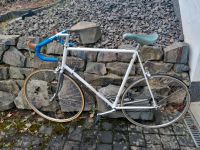 Rennrad von Menzel in weiss zu verkaufen Nordrhein-Westfalen - Drolshagen Vorschau
