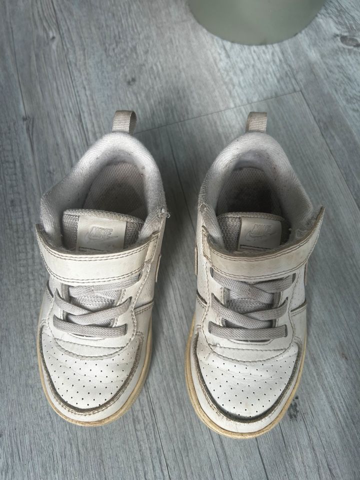 Nike Kindersneakers / Turnschuhe Gr. 26 in Bielefeld